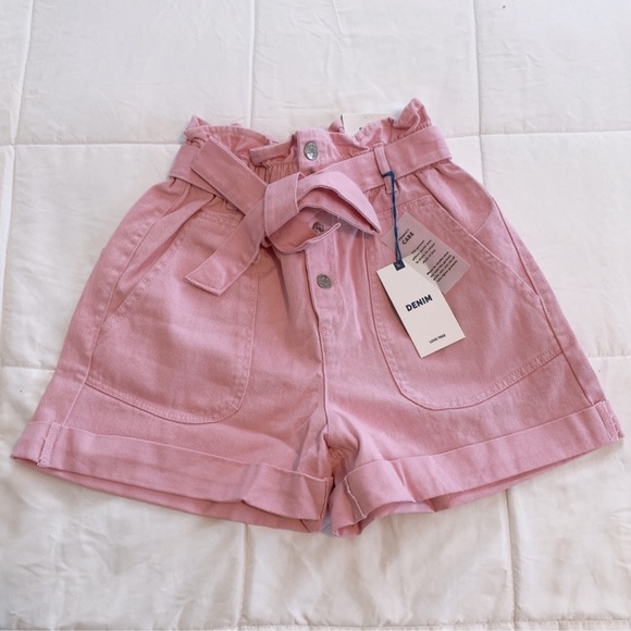 NWT Love Tree Paperbag High Waisted
Premium Denim Shorts - Picture 3 of 13